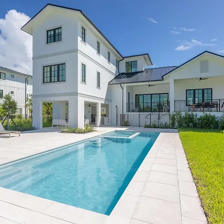 Villa Brand New Catchlight House With Private Pool